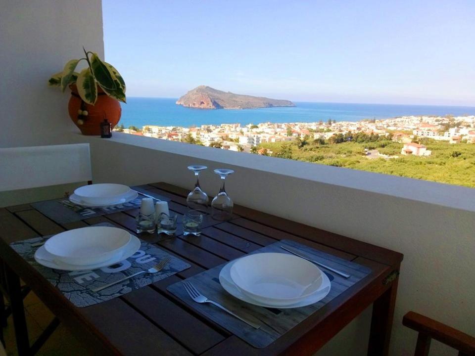 Thea Apartment Agia Marina Екстериор снимка