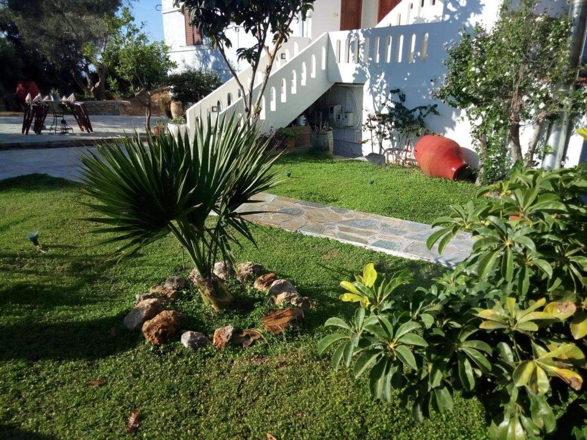 Thea Apartment Agia Marina Екстериор снимка