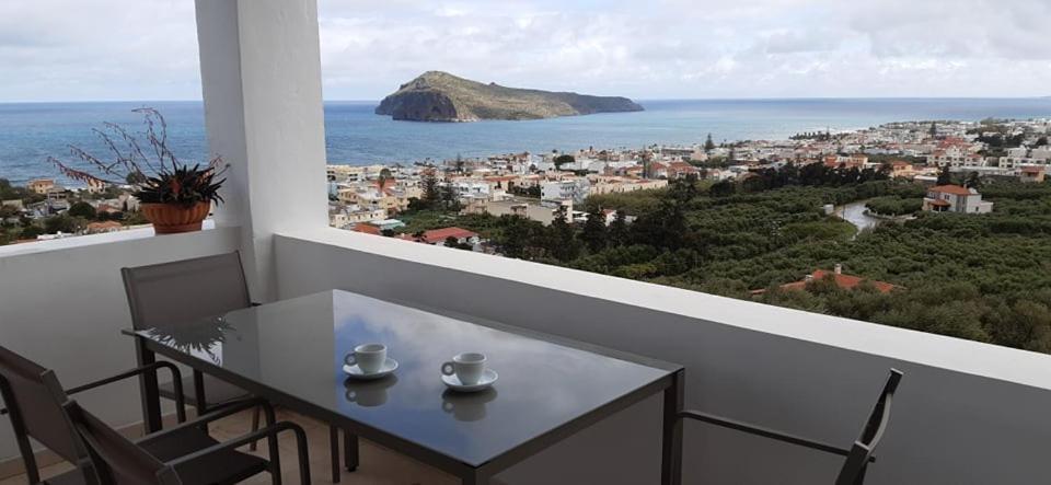 Thea Apartment Agia Marina Екстериор снимка