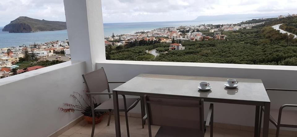 Thea Apartment Agia Marina Екстериор снимка