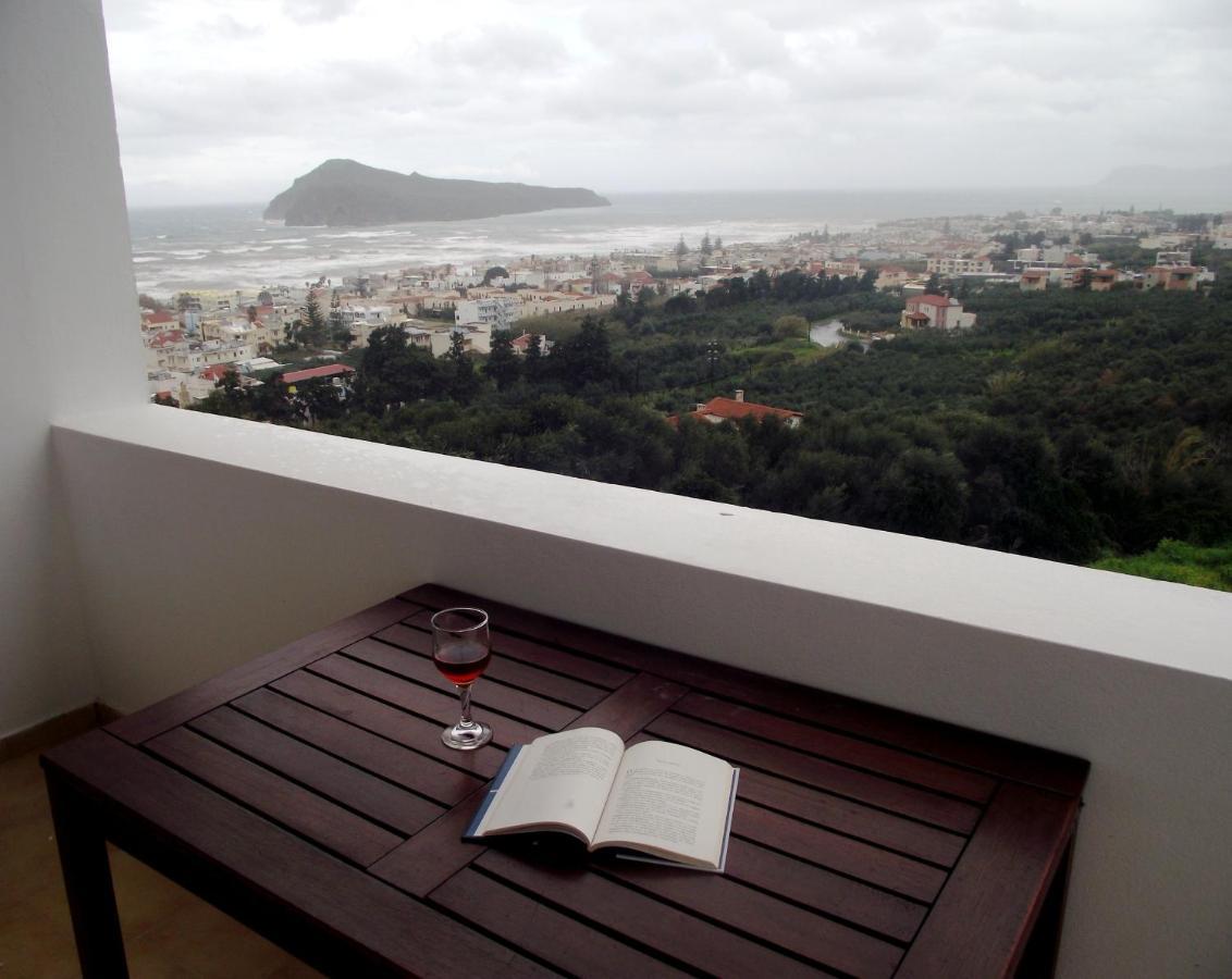 Thea Apartment Agia Marina Екстериор снимка