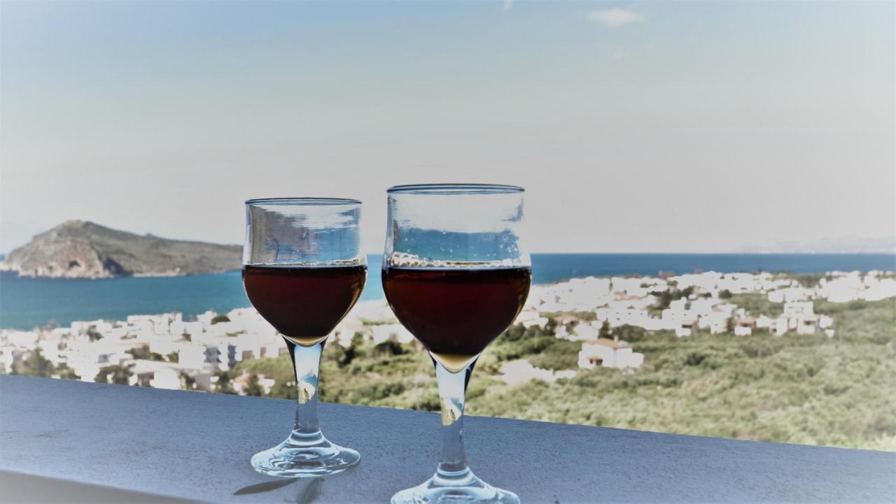 Thea Apartment Agia Marina Екстериор снимка