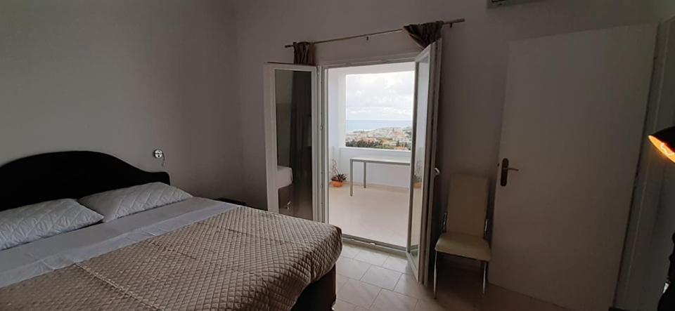 Thea Apartment Agia Marina Екстериор снимка