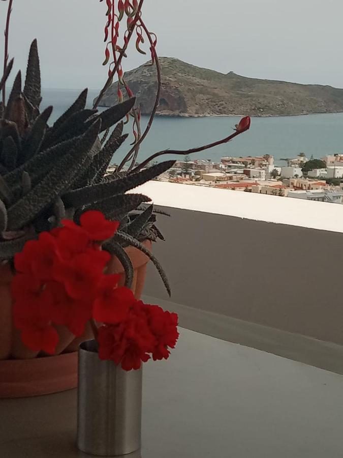 Thea Apartment Agia Marina Екстериор снимка