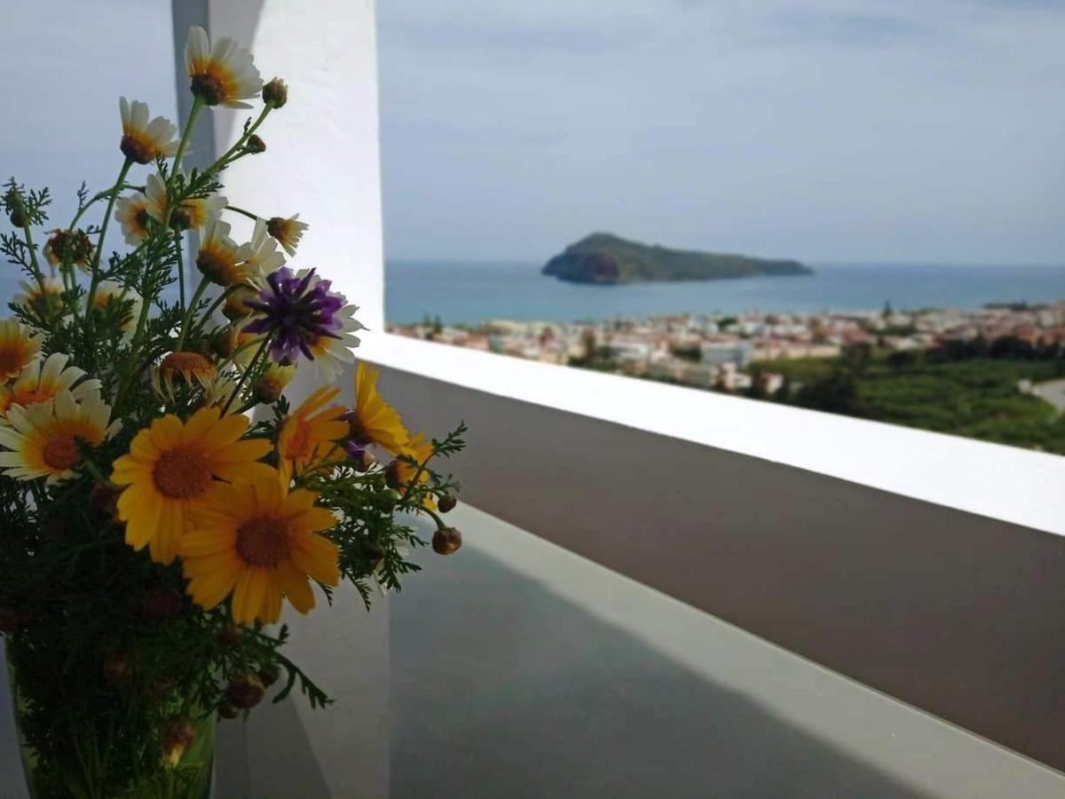 Thea Apartment Agia Marina Екстериор снимка