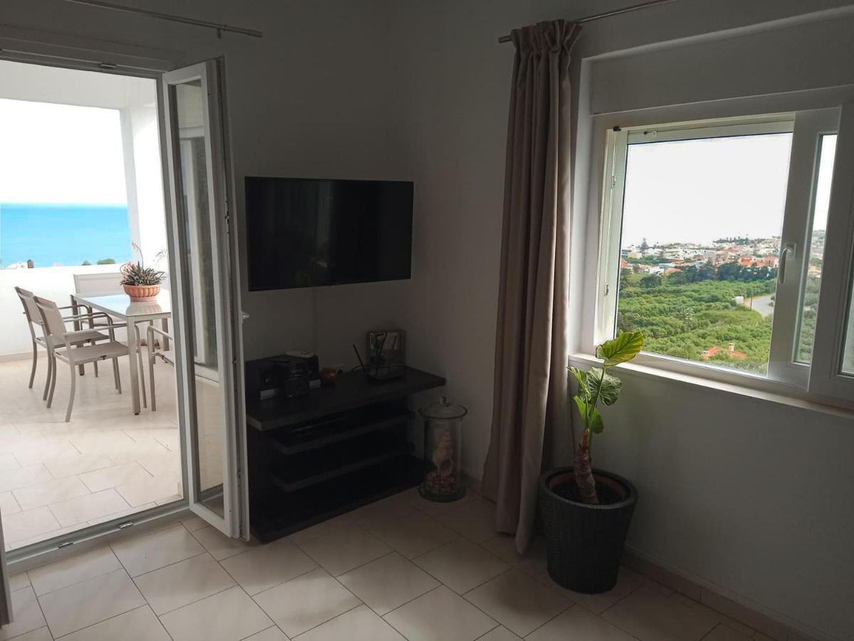 Thea Apartment Agia Marina Екстериор снимка