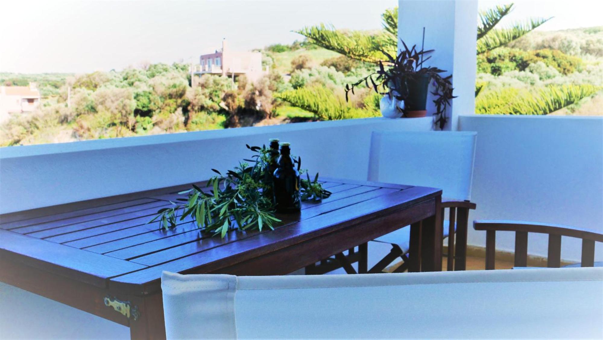 Thea Apartment Agia Marina Екстериор снимка