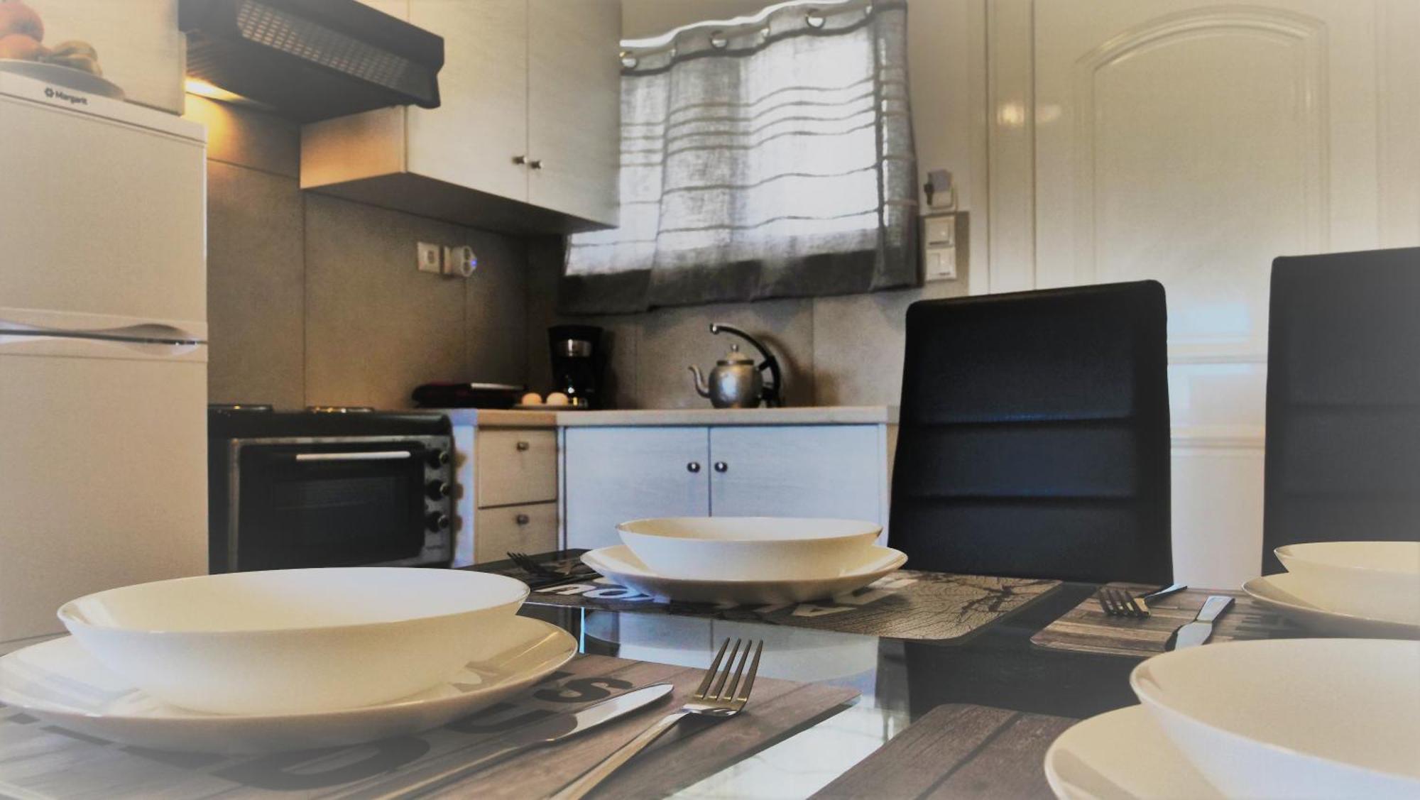 Thea Apartment Agia Marina Екстериор снимка