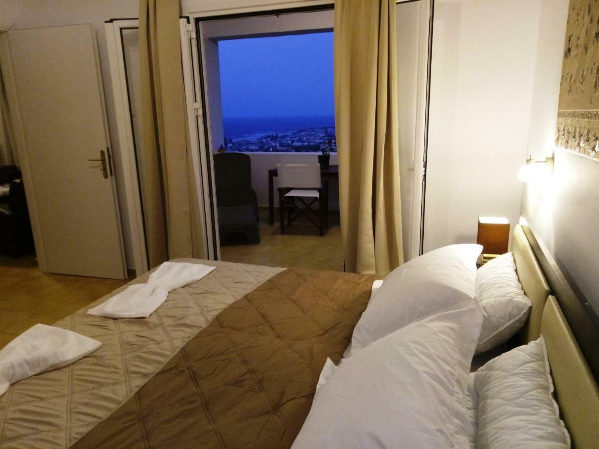 Thea Apartment Agia Marina Екстериор снимка
