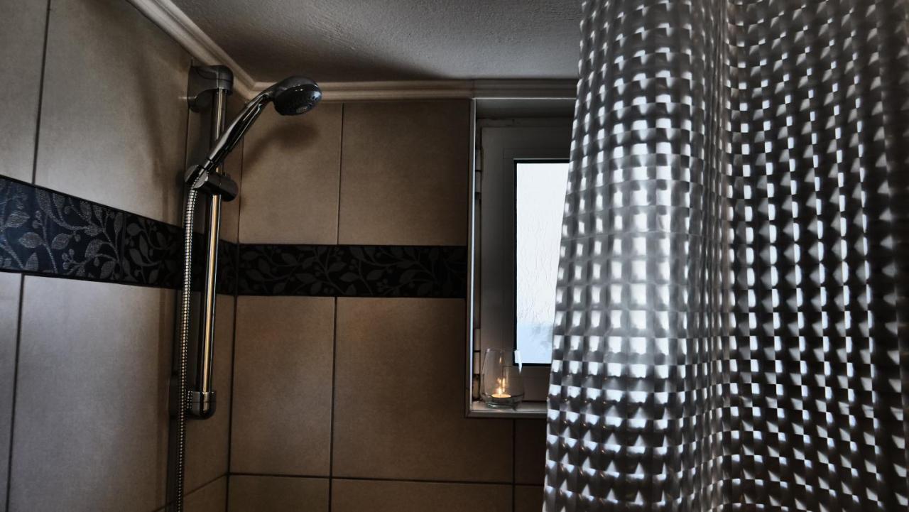 Thea Apartment Agia Marina Екстериор снимка