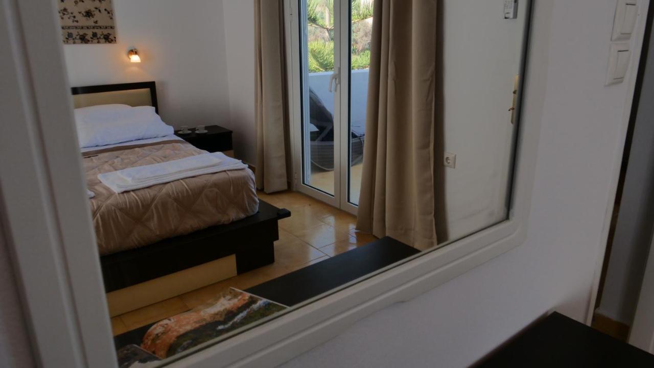 Thea Apartment Agia Marina Екстериор снимка
